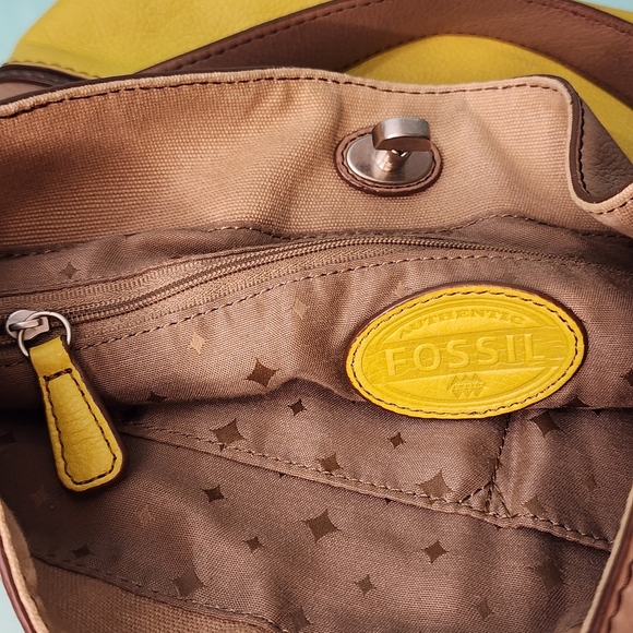 Fossil Tan and Yellow Leather Shoulder Bag - Picture 12 of 13